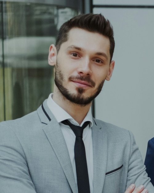 [Name], Broker · motor & home